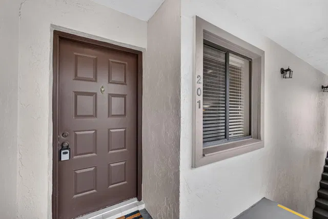 PGA National Palm Beach Gardens Unit 201 photo 3