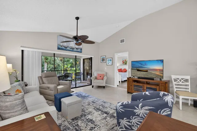 PGA National Palm Beach Gardens Unit 201 photo 11