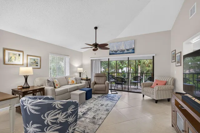 PGA National Palm Beach Gardens Unit 201 photo 12