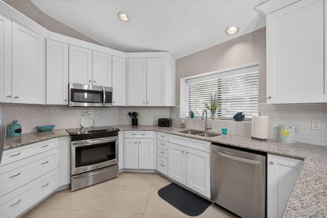 PGA National Palm Beach Gardens Unit 201 photo 15