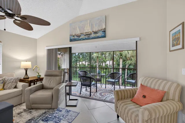 PGA National Palm Beach Gardens Unit 201 photo 19