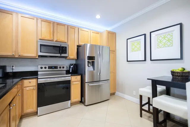 Residence photo 3