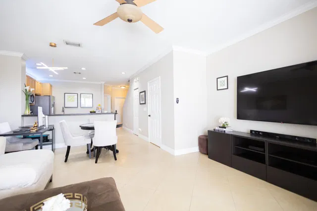 Residence photo 9