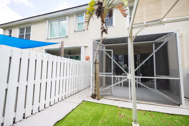 Residence photo 11