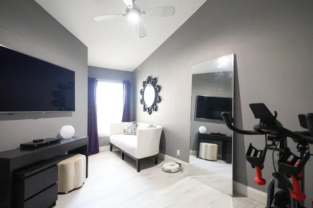 Residence photo 19