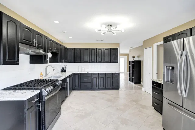  Residence photo 12