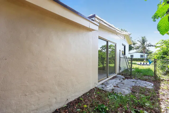 Residence photo 4