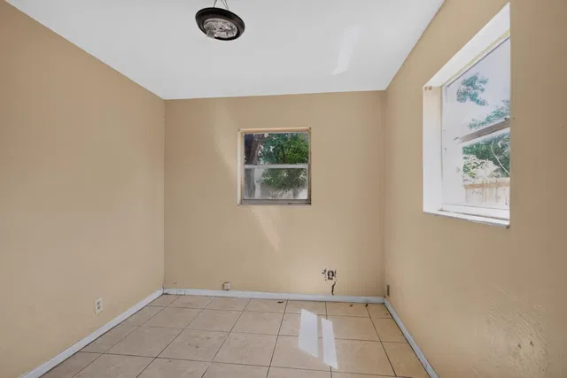  Residence photo 17