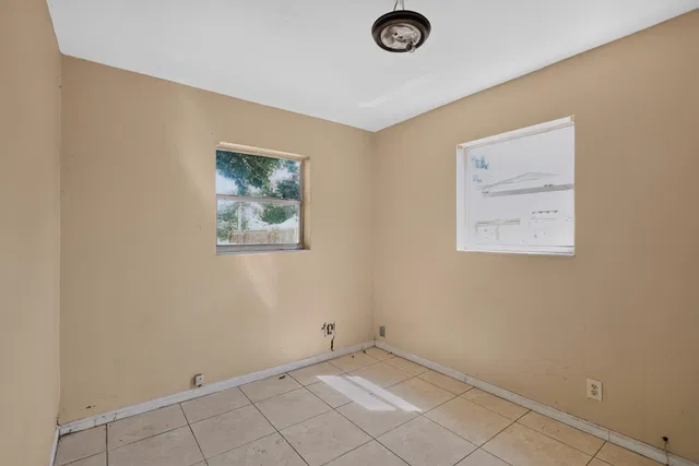  Residence photo 24