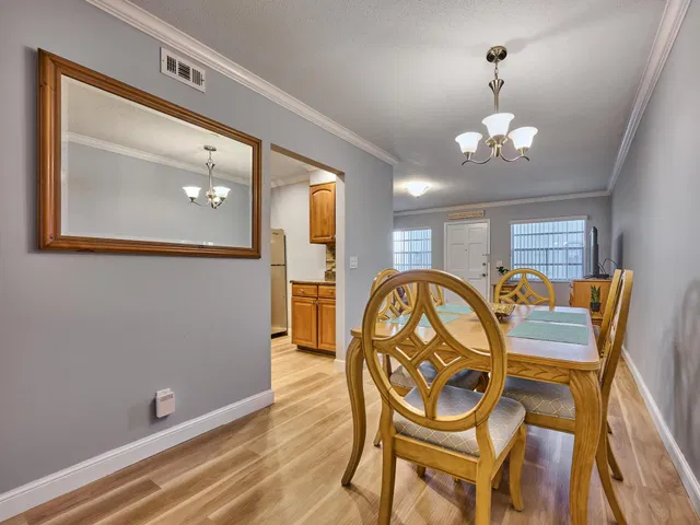Unit 104 photo 9