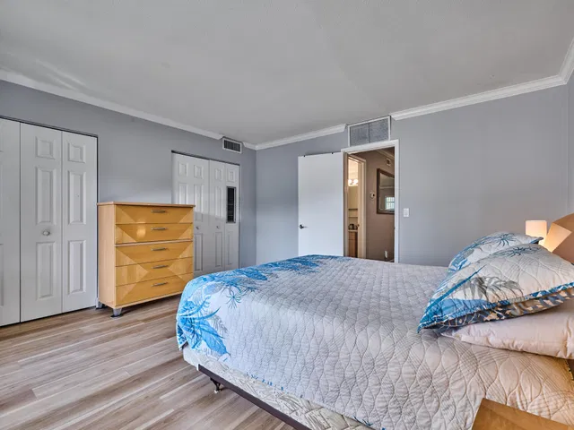 Unit 104 photo 15