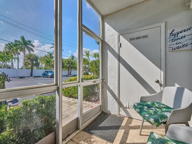 Unit 104 photo 18