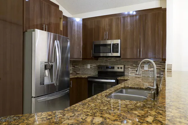 Residence photo 4