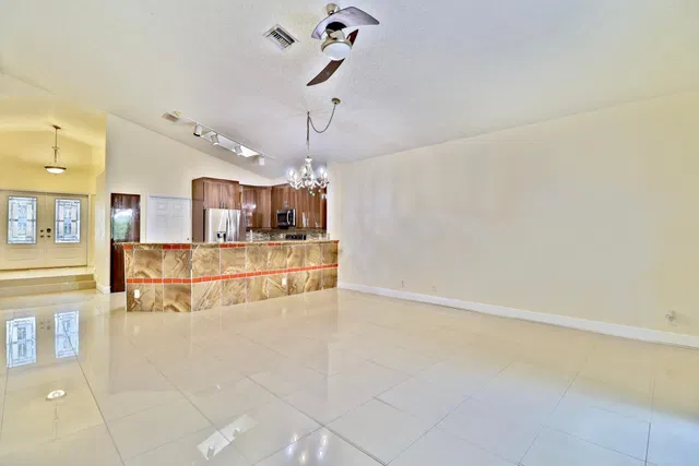 Residence photo 5