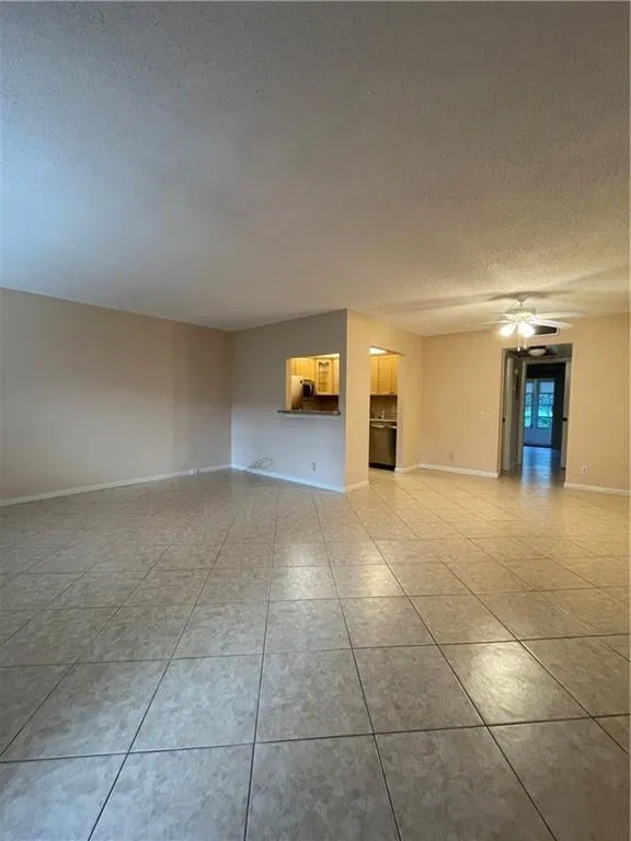 Unit 255 photo 4