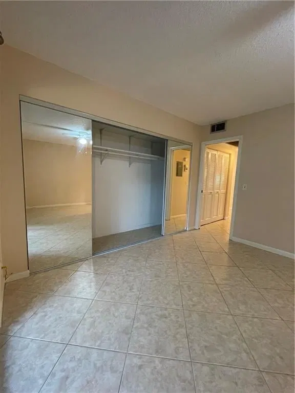  Unit 255 photo 6