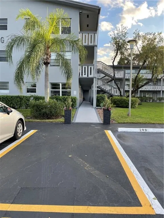  Unit 255 photo 14