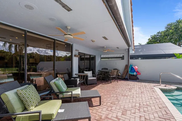 Residence photo 23