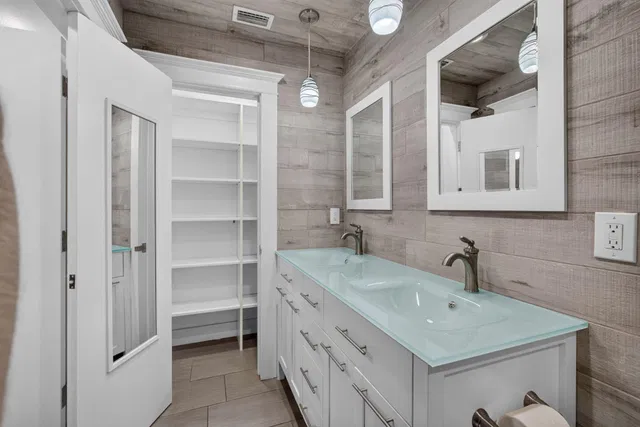 Residence photo 19