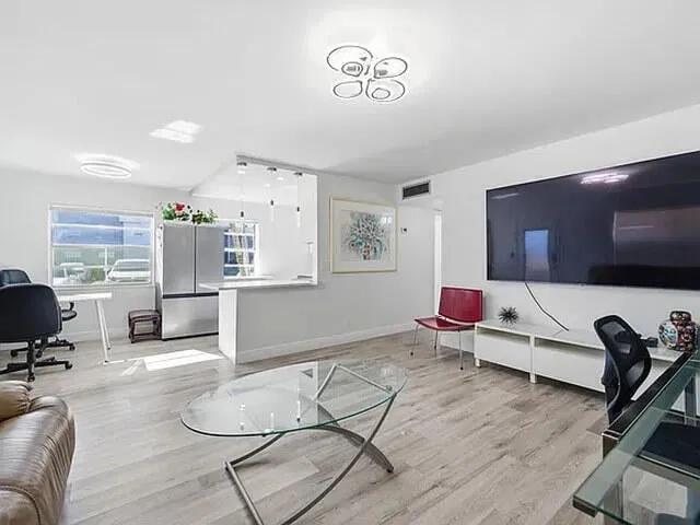 Residence photo 2