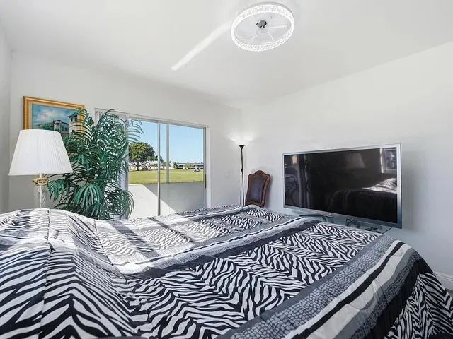 Residence photo 3