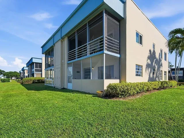 Residence photo 15