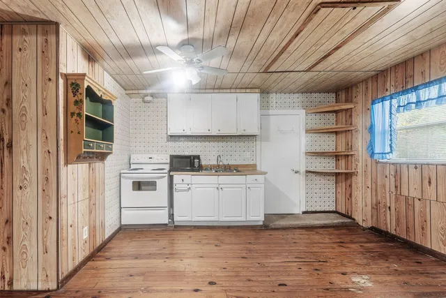 Residence photo 3