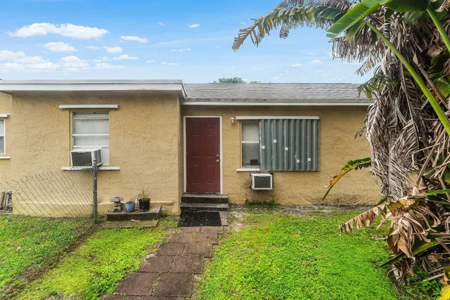 Residence photo 17