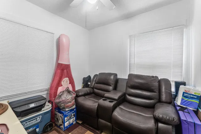 Residence photo 19