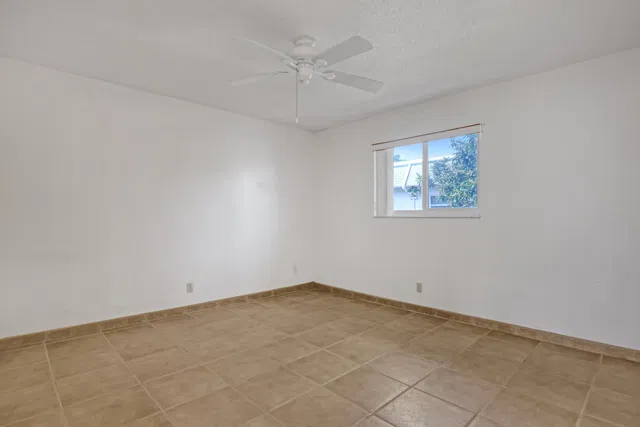 Residence photo 16