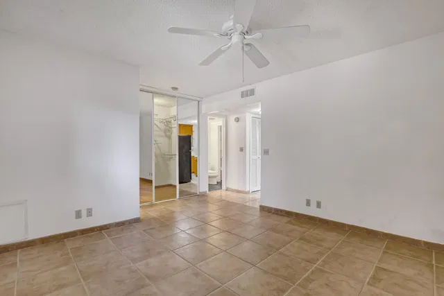 Residence photo 18