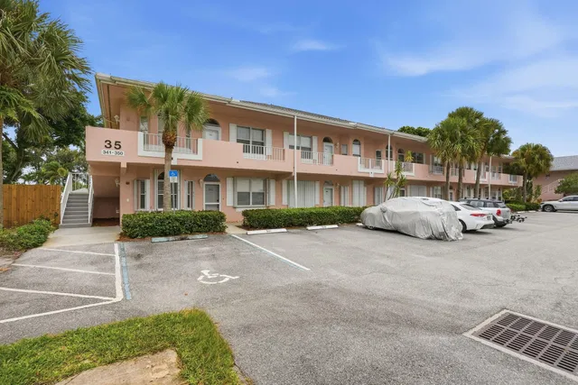 Unit 35-348 photo 6