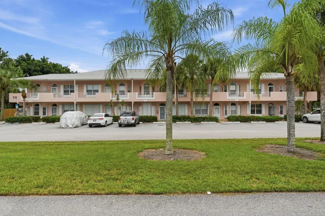 Unit 35-348 photo 7