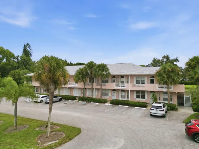 Unit 35-348 photo 9