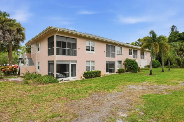 Unit 35-348 photo 10