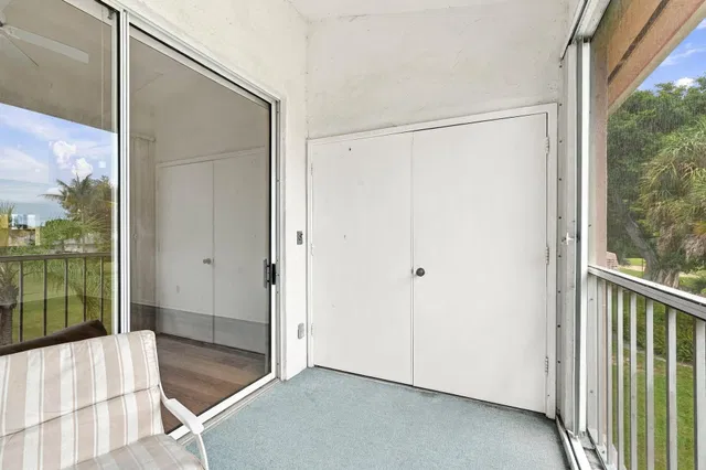 Unit 35-348 photo 17