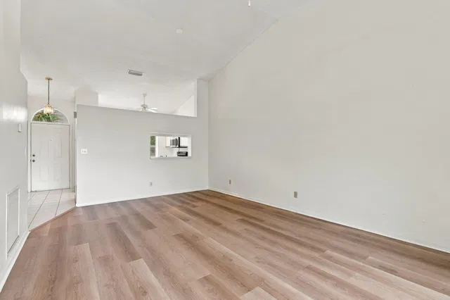 Unit 35-348 photo 25