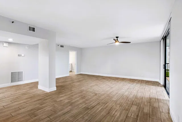 Unit 208 photo 6