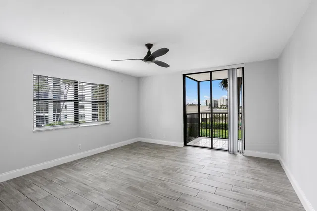 Unit 208 photo 10
