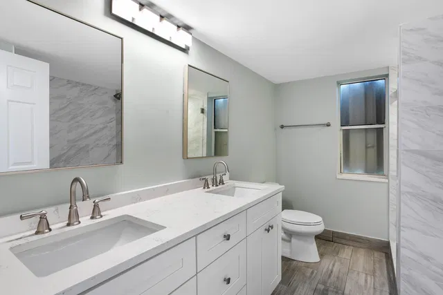 Unit 208 photo 14