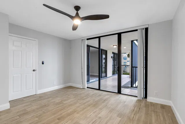 Unit 208 photo 16