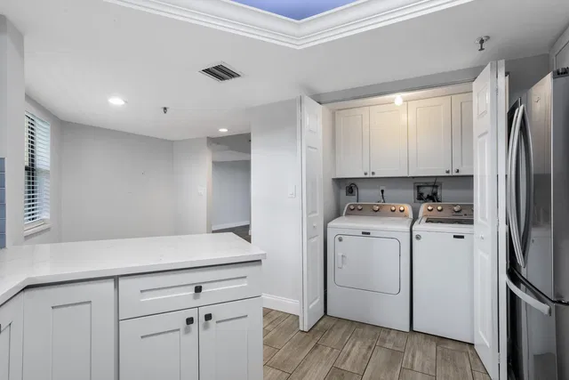 Unit 208 photo 24