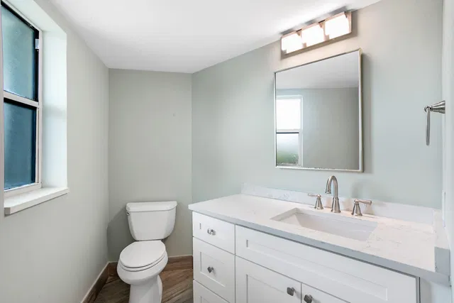 Unit 208 photo 25