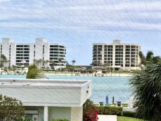 Unit 208 photo 32