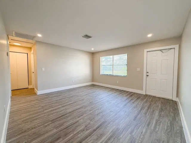 Residence photo 4