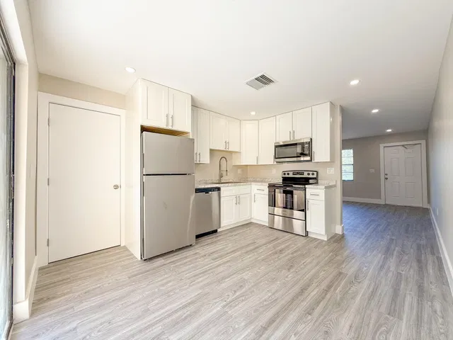 Residence photo 5