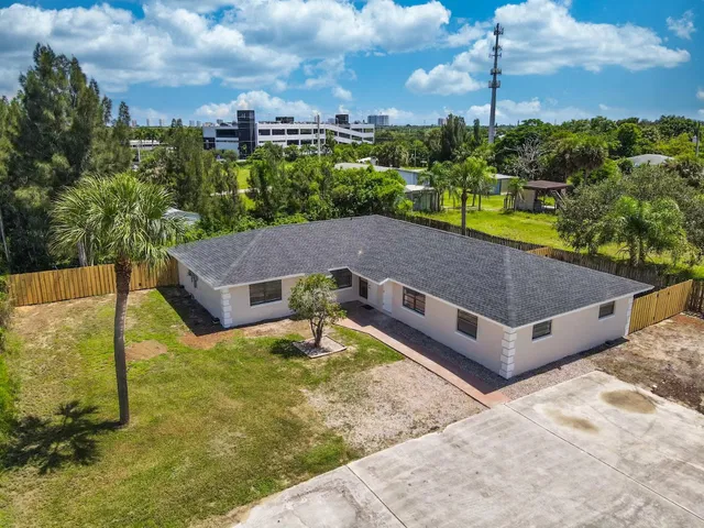 Residence photo 16