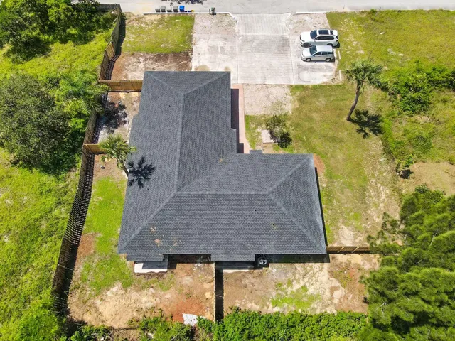 Residence photo 19