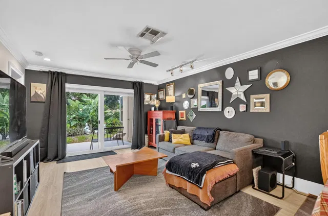Residence photo 10