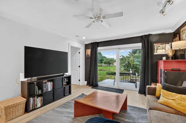 Residence photo 11